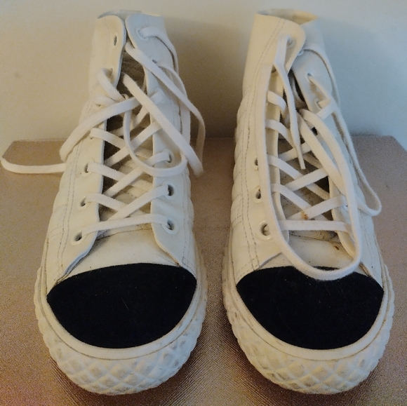 Chanel high top sneakers size 36 - Picture 2 of 7